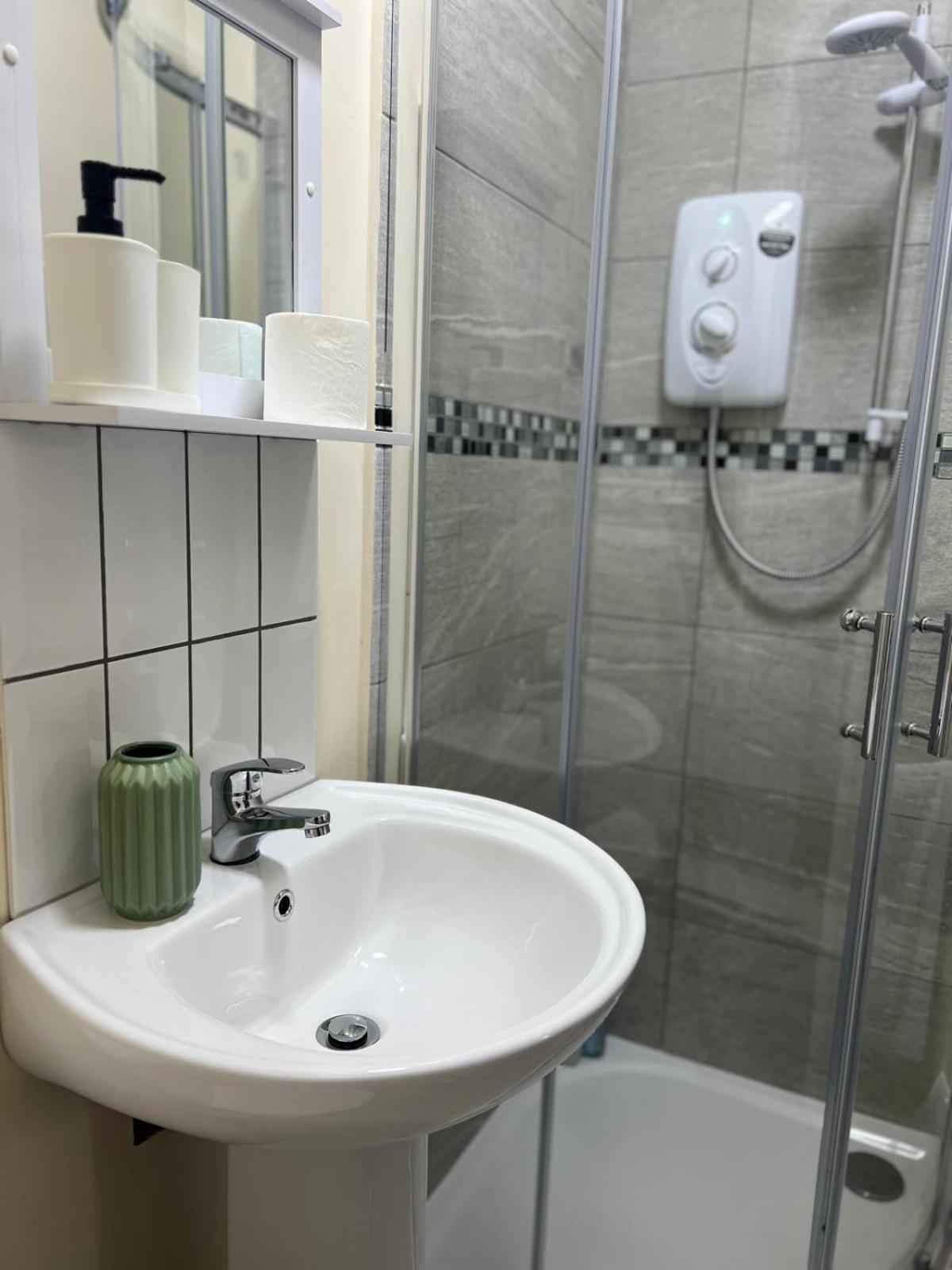 Modern Apartment Free Parking Double Bed Suite 5 نوتينغهام المظهر الخارجي الصورة